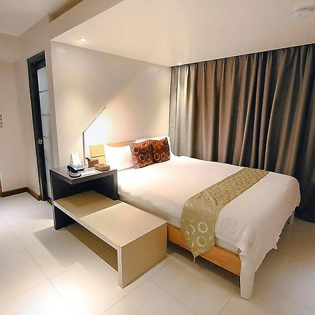 The Suez Serviced Studios Makati Makati City Extérieur photo