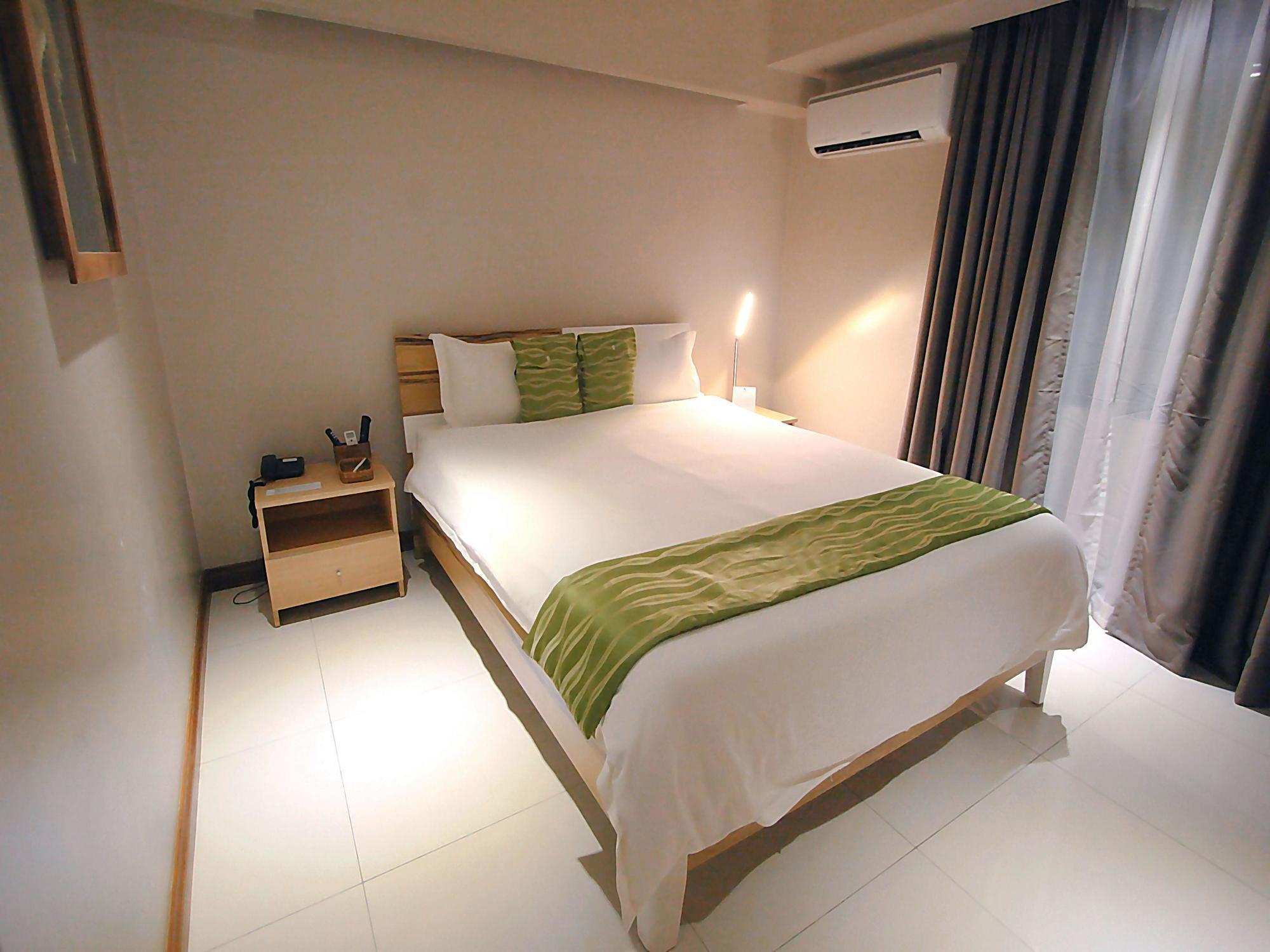 The Suez Serviced Studios Makati Makati City Extérieur photo