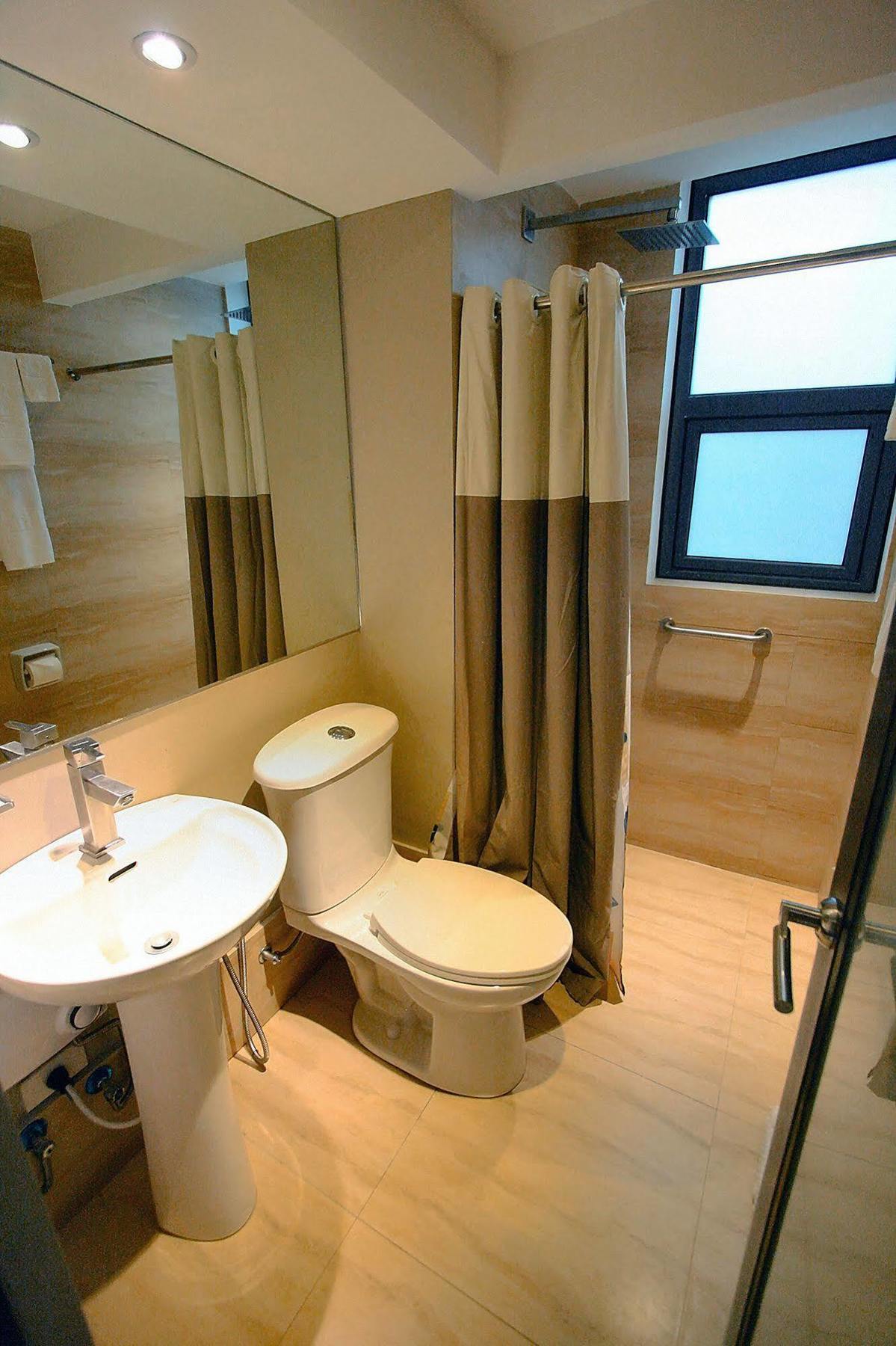 The Suez Serviced Studios Makati Makati City Extérieur photo