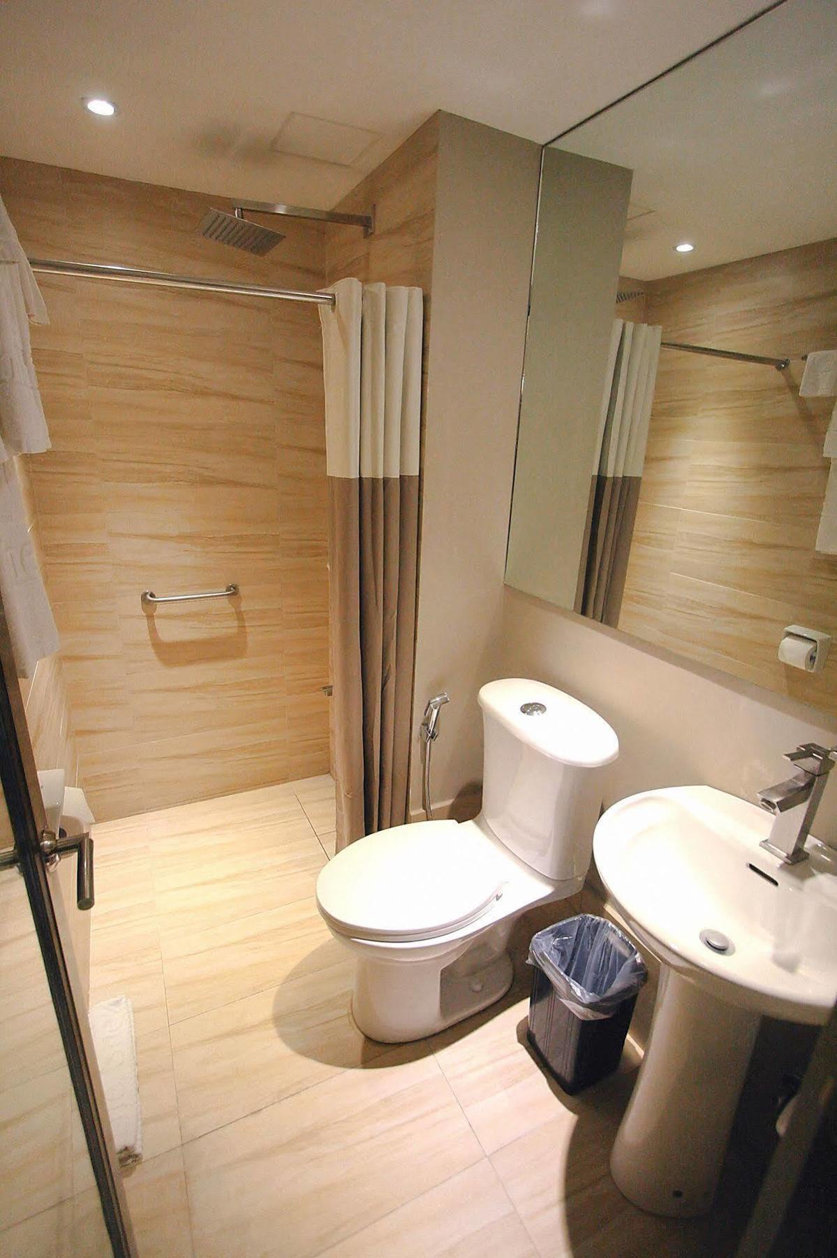 The Suez Serviced Studios Makati Makati City Extérieur photo