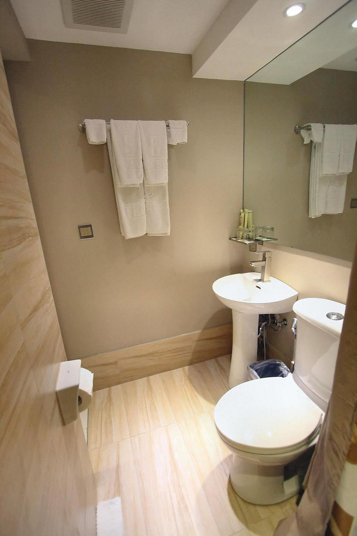 The Suez Serviced Studios Makati Makati City Extérieur photo