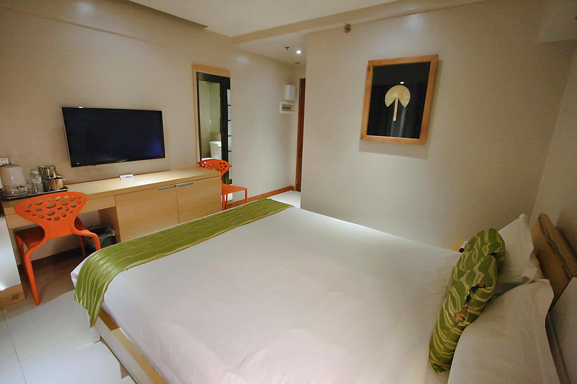 The Suez Serviced Studios Makati Makati City Extérieur photo