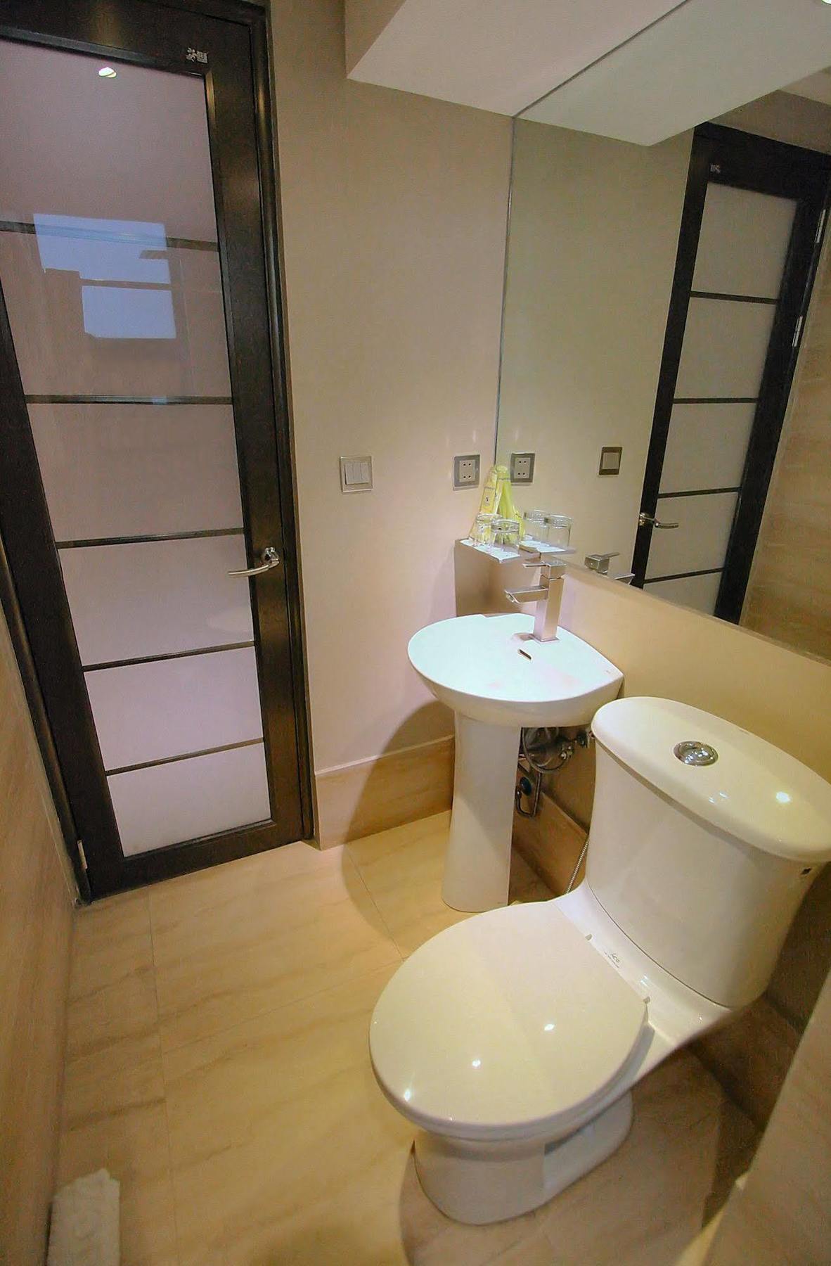 The Suez Serviced Studios Makati Makati City Extérieur photo