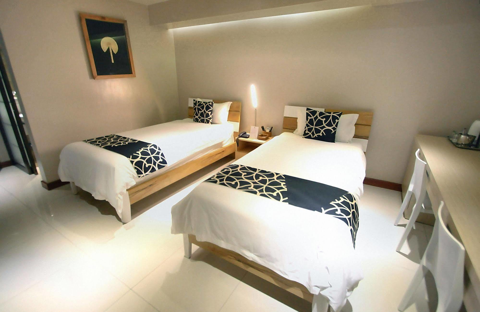 The Suez Serviced Studios Makati Makati City Extérieur photo
