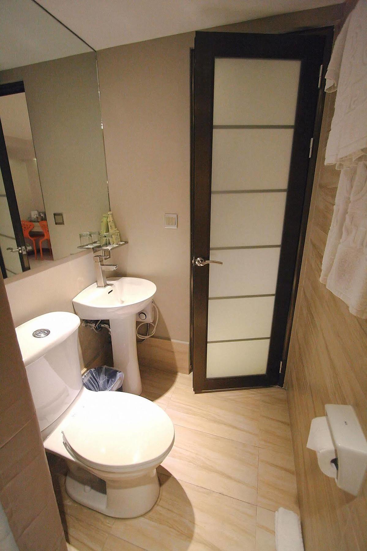 The Suez Serviced Studios Makati Makati City Extérieur photo