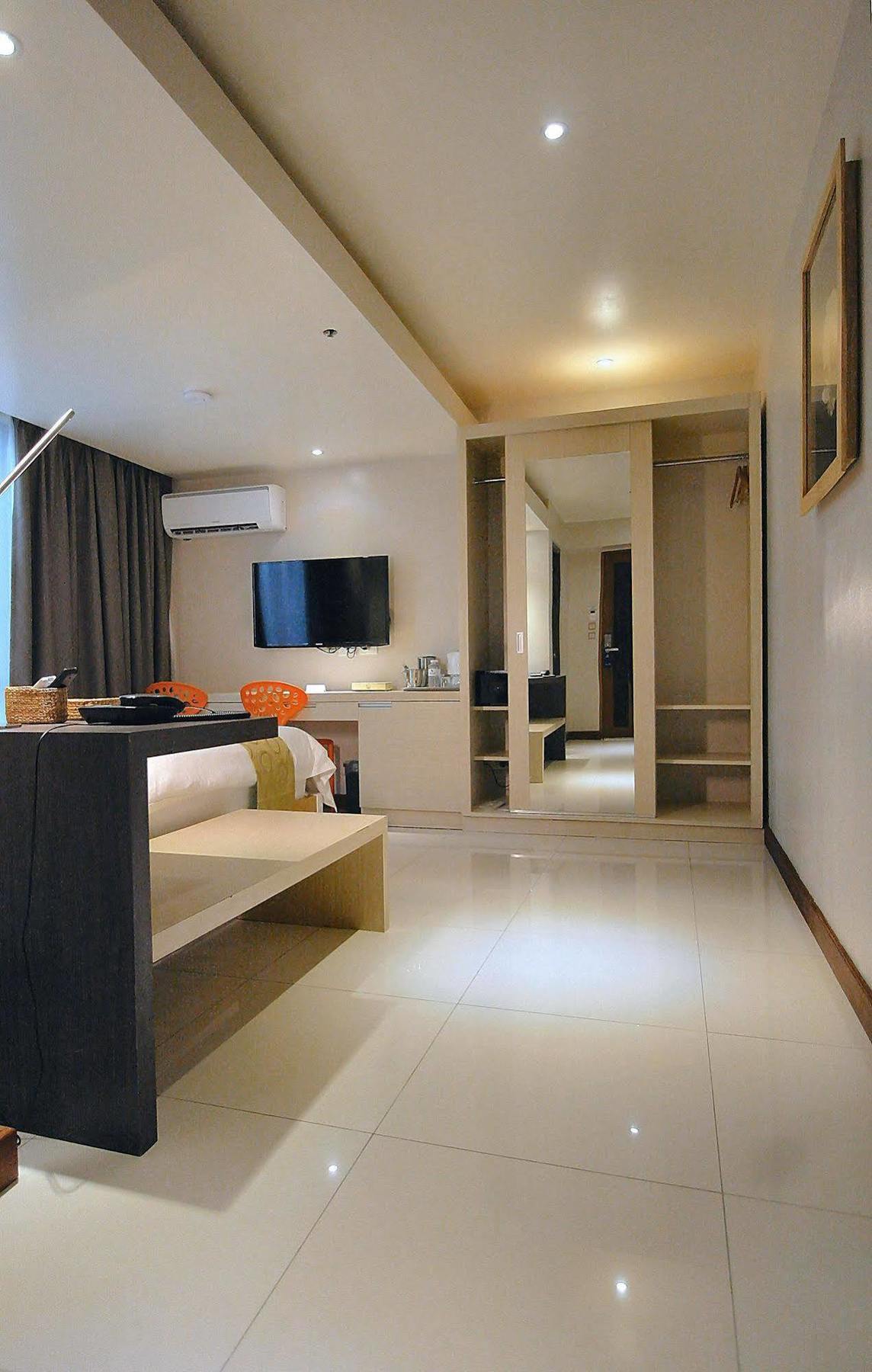 The Suez Serviced Studios Makati Makati City Extérieur photo