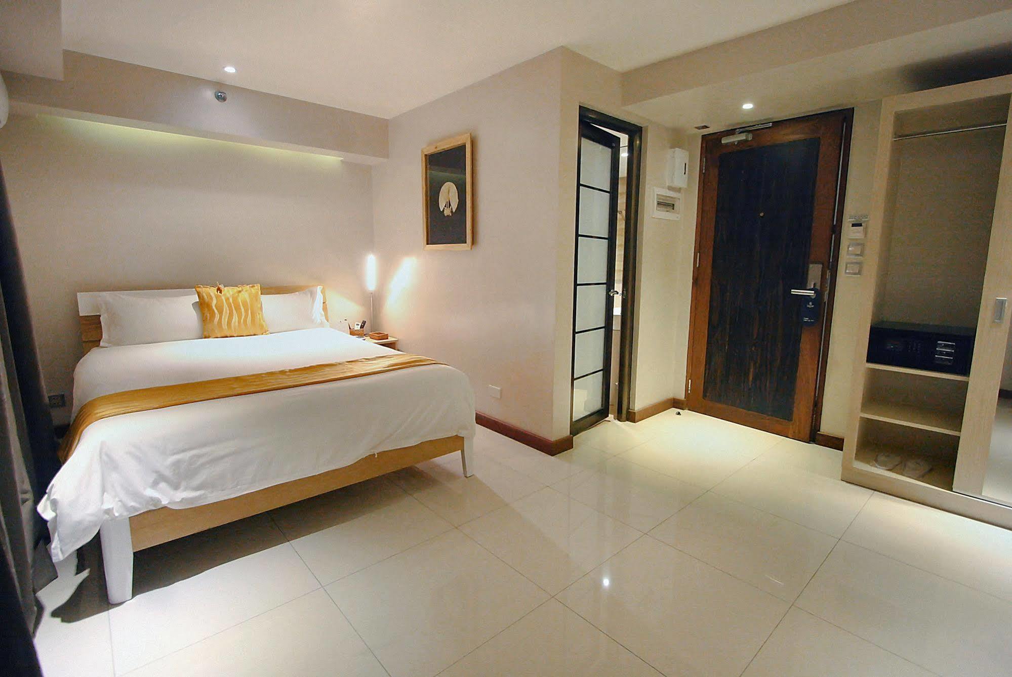 The Suez Serviced Studios Makati Makati City Extérieur photo