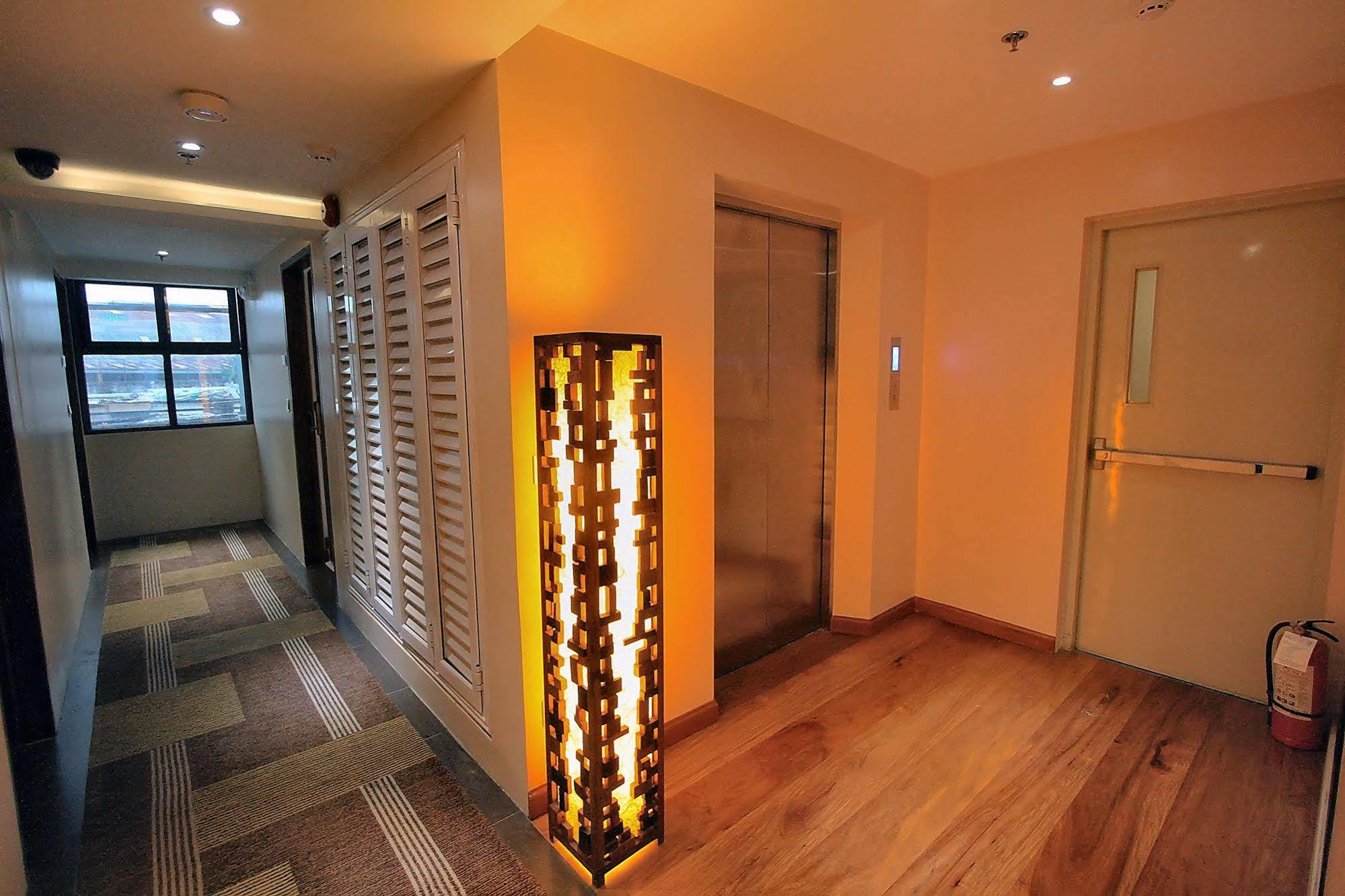 The Suez Serviced Studios Makati Makati City Extérieur photo