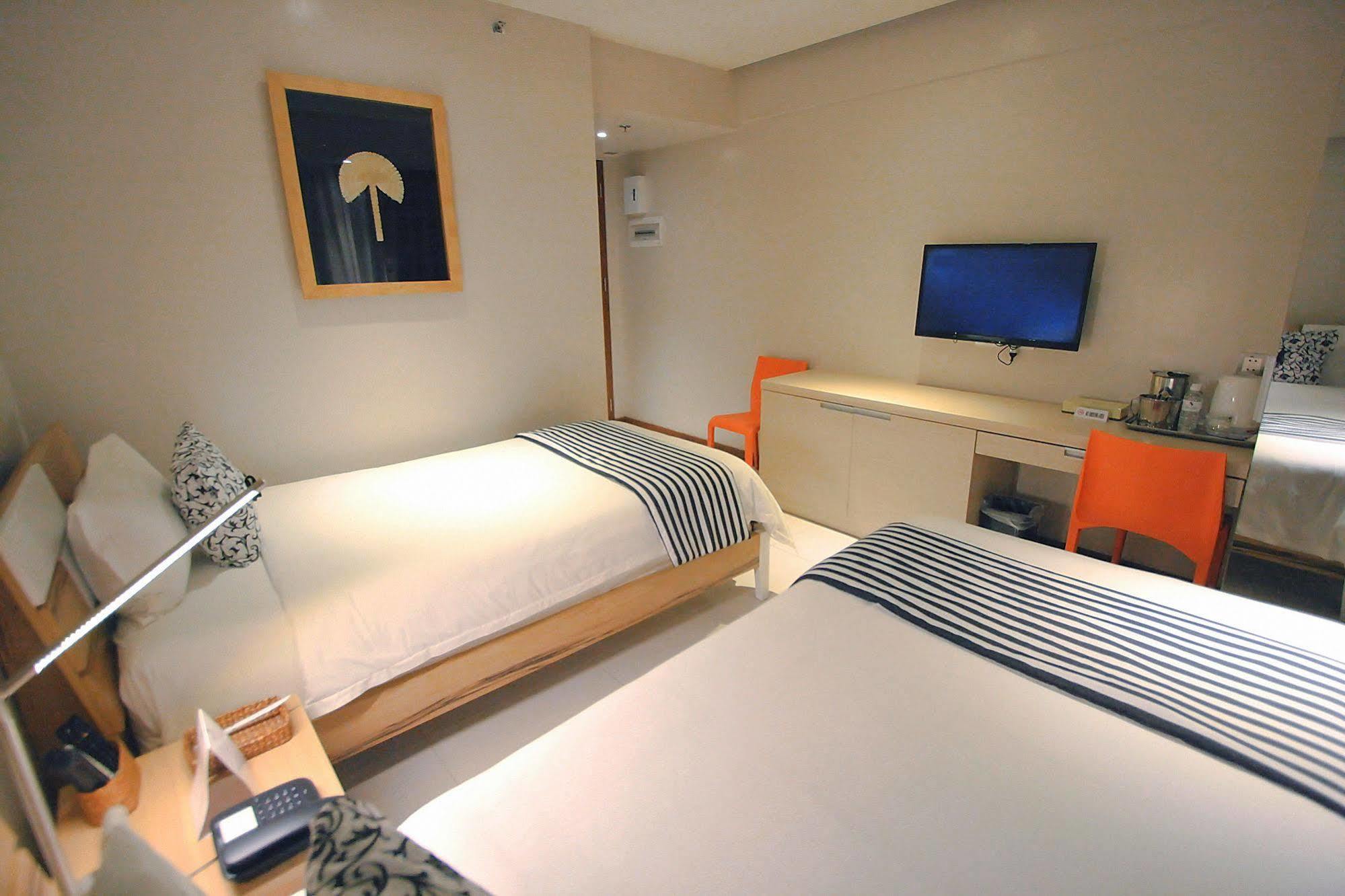 The Suez Serviced Studios Makati Makati City Extérieur photo
